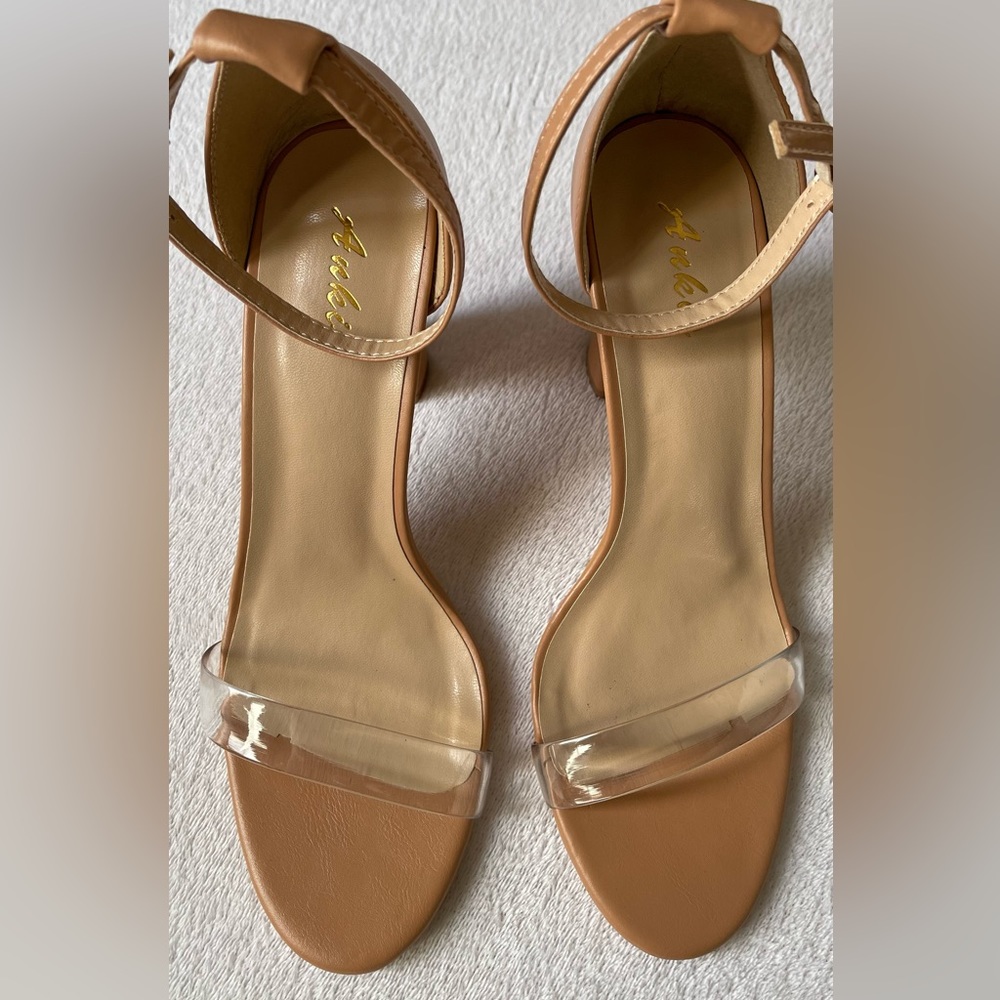 Women’s Ankis 4” Tan Heels, Size 10 M